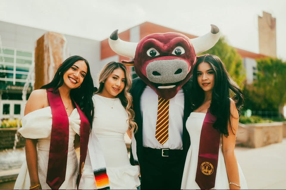 2025 - Graduating Guardian Scholars with Rowdy